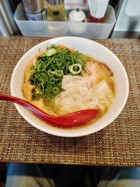 「九条ねぎワンタン麺(大盛)(1,150+100円)」@麺屋かなでの写真
