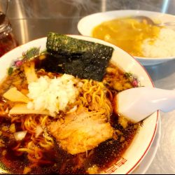 竹岡式ラーメンと黄色いカレー（半）