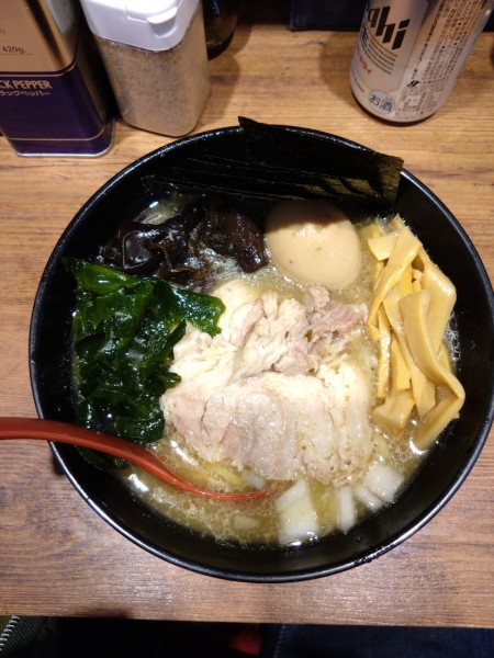 「特製ラーメン並」@イレブンフーズ 源流 南品川店の写真