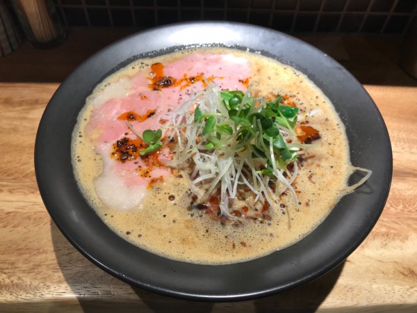 「RAMEN KURO 1,000円」@Zweiter Lädenの写真