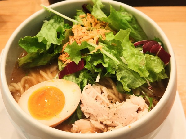 「鶏白湯醤油そば」@鶏白湯麺 蔭山 高田馬場店の写真