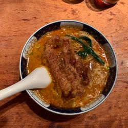 排骨坦々麺（ぱいこうだんだんめん)