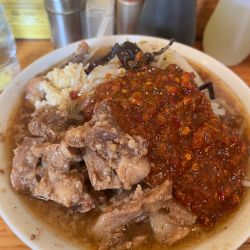 ぶた入りオロチョンラーメンニンニク多め野菜多めアブラ多め