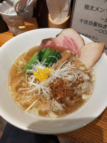 「海老塩中華そば」@中華そば べぃしっくの写真