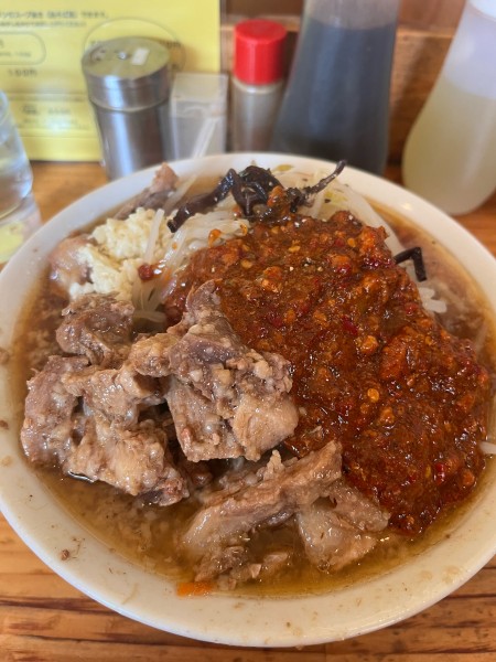 「ぶた入りオロチョンラーメンニンニク多め野菜多めアブラ多め」@にかいやの写真