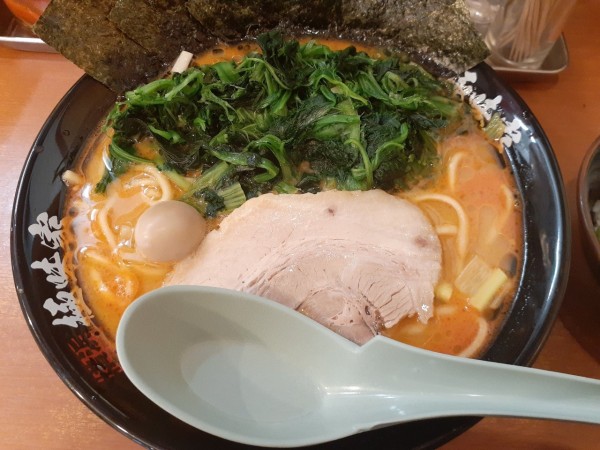 「辛豚ラーメン」@横浜家系ラーメン 極味家の写真