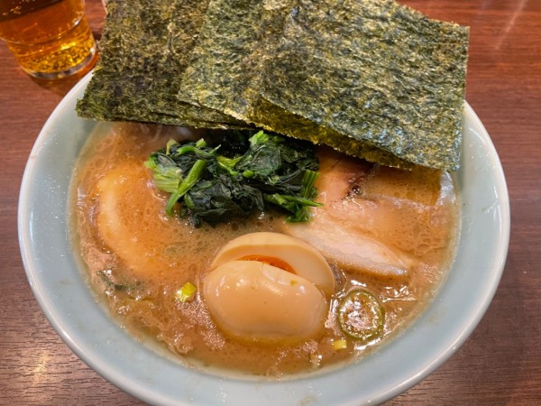 「金八ラーメン、チャーシュー一枚、ライス、発泡酒」@金八家の写真