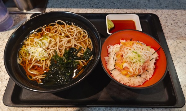 「かけそば（ミニトロたく丼セット）」@名代 富士そば 昭和通り店の写真