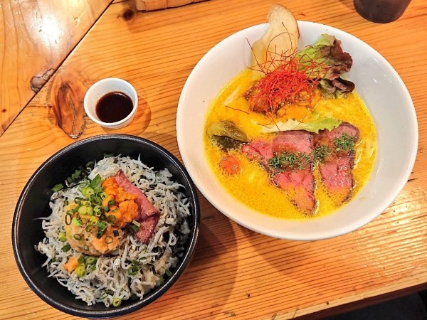 「かぼちゃのポタージュそば、など」@麺堂にしき 新宿歌舞伎町店の写真