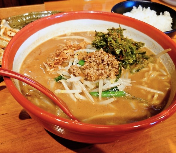 「伊勢味噌らーめん＋餃子３個小ライスセット」@麺場 田所商店 足立江北店の写真