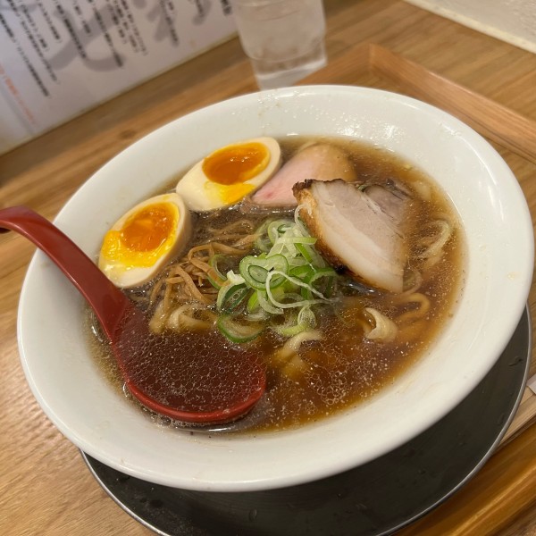 「味玉らーめん醤油」@麺や 七彩 八丁堀店の写真