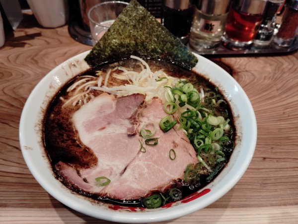 「らーめん　　　６８０円」@なんつッ亭  町田店の写真