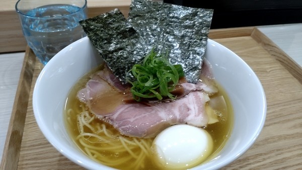 「地鶏醤油らぁ麺 950円」@Ramen Suzurunの写真