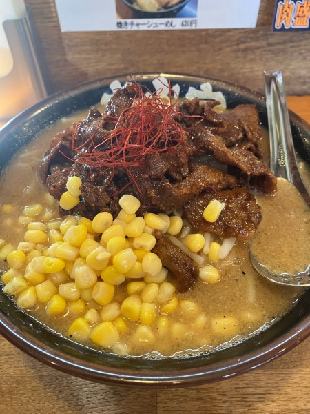「肉盛り味噌コーン　中盛り」@ラーメン 大山家の写真
