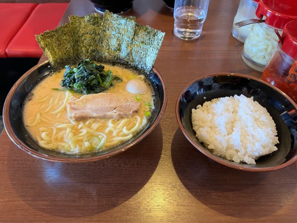 「ラーメン」@横浜家系ラーメン 鶴見家の写真