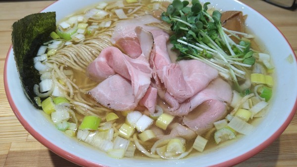 「白醤油中華そば　大盛」@一番だしラーメン しんせんの写真