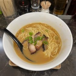 一貴山豚骨そば（750円）