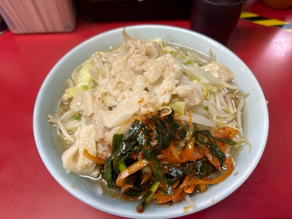 「小ラーメン（麺少なめ）＋ピリ辛ニラダレ」@ラーメン二郎 中山駅前店の写真