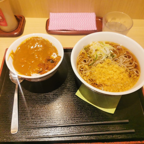 「ミニカレーとそばのセット」@いろり庵きらく 甲府店の写真