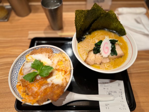「黒豚豚骨醤油RAMEN1276円＋薩摩錦豚ロースカツ丼129」@虎ノ門 嚆矢の写真