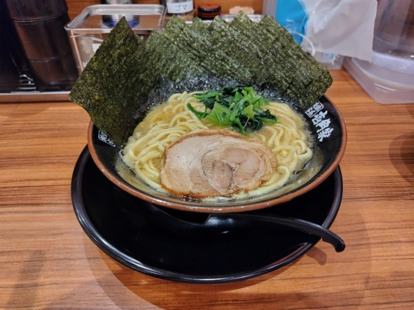 「ラーメン」@横浜家系ラーメン 壱角家 サンシャインシティアルタ店の写真