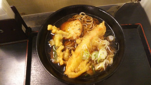 「【冬メニュー】かにかま天そば、大盛（クーポン）」@ゆで太郎 水道橋店の写真