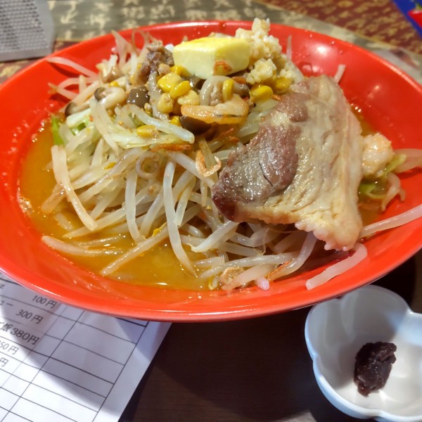 「海老白湯味噌バターラーメン（￥980）」@憩い麺場 海老はるの写真