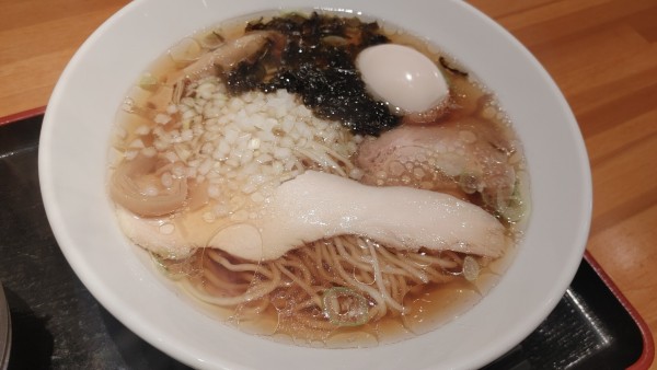 「あっさり鶏そば　味玉トッピング」@麺と鉄板焼き つづらの写真