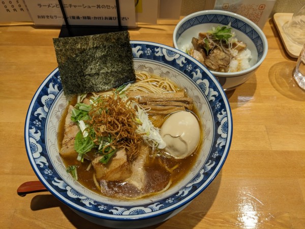 「特製醤油らぁ麺　1100円」@麺処 桂の写真