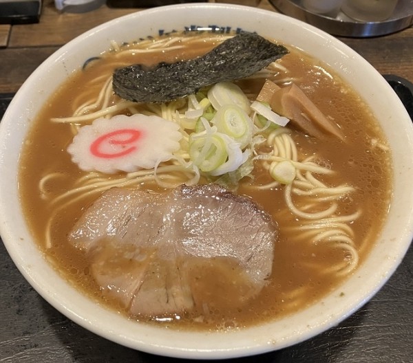 「豚骨魚介ラーメン(大盛り)」@三ツ矢堂製麺 上福岡店の写真