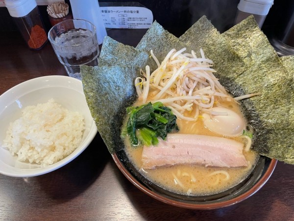 「ラーメン」@横濱家系 豚骨醤油ラーメン 蒲田 いっ家の写真