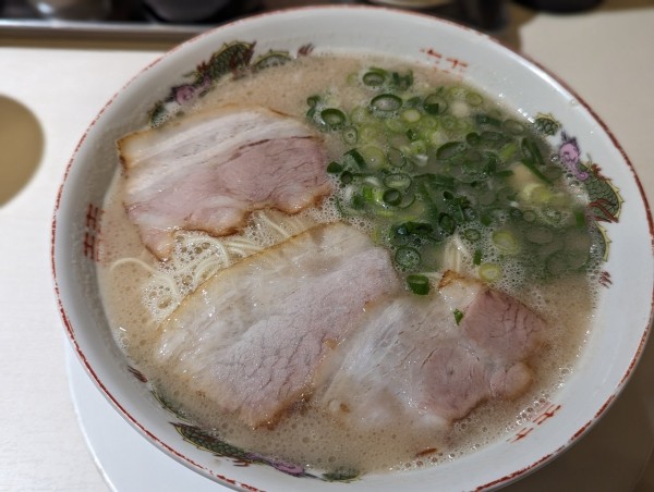 「本格とんこつ」@長浜ラーメン 丸羅とんこつの写真