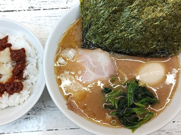 「半らーめん＋のり×2＋味玉」@二代目 谷瀬家の写真