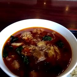 麻辣牛肉麺（半チャーハンとのランチセットで９８０円）