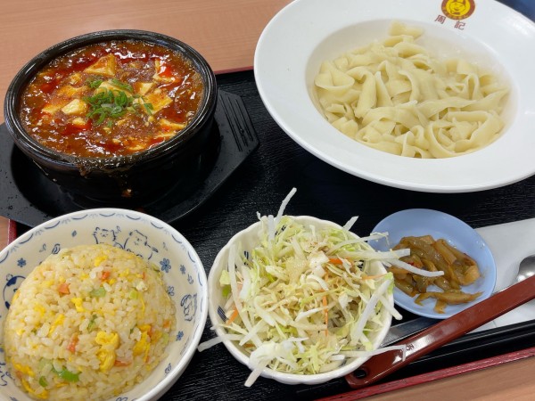 「麻辣刀削麺炒飯セット？」@周記食府の写真