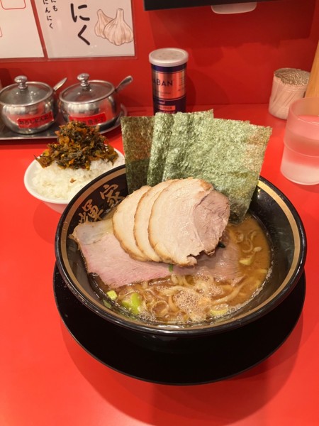 「ラーメン　煮豚　ライス✖️3」@横浜家系ラーメン 大輝家の写真
