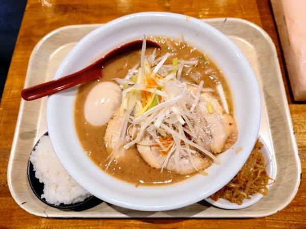 「味噌らーめん(麺半分→味付玉子)」@らーめん 蓮の写真
