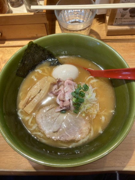 「焼きあご塩らー麺　味玉」@焼きあご塩らー麺 たかはし 上野店の写真
