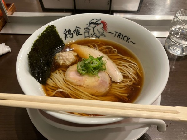 「鶏の醤油ラーメン」@鶏喰～TRICK～の写真