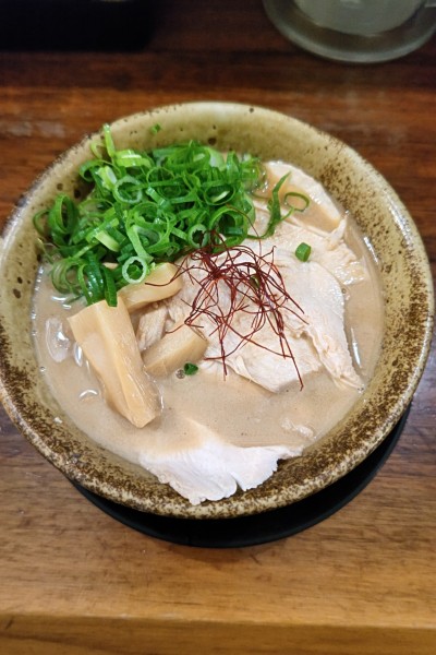 「鶏白湯らーめん 大盛」@鶏白湯らーめん ちきんういんぐの写真