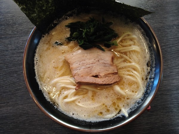 「濃厚鶏豚骨塩ラーメン+大盛(硬め、多め)」@ラーメン・つけ麺 おきるの写真