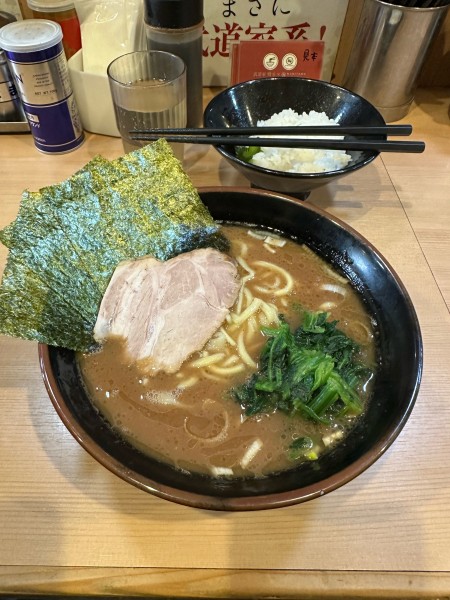 「ラーメン(並)」@横浜家系らーめん 武道家 賢斗の写真