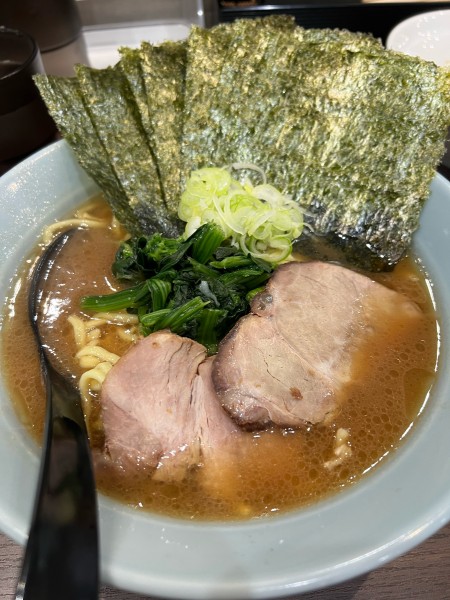 「ラーメン、海苔」@横浜家系らーめん 侍 上野店の写真