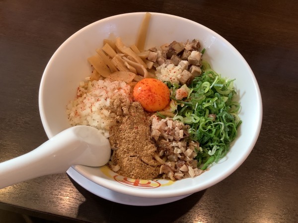 「まぜそばR 950円」@来来亭 小田原成田店の写真