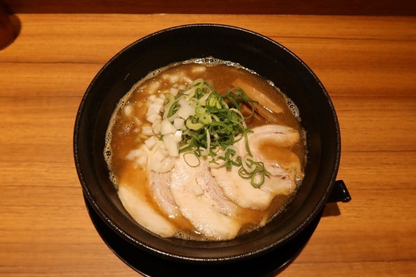 「魚介豚骨ラーメン￥９００」@RAMEN JUNKの写真