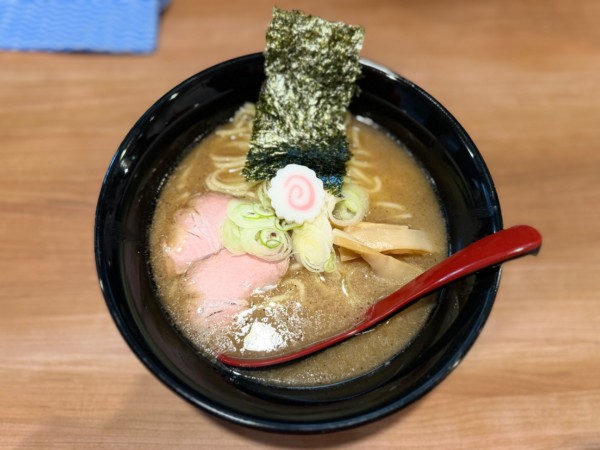 「濃厚魚介豚骨らーめん  840円」@三つ鉢の写真