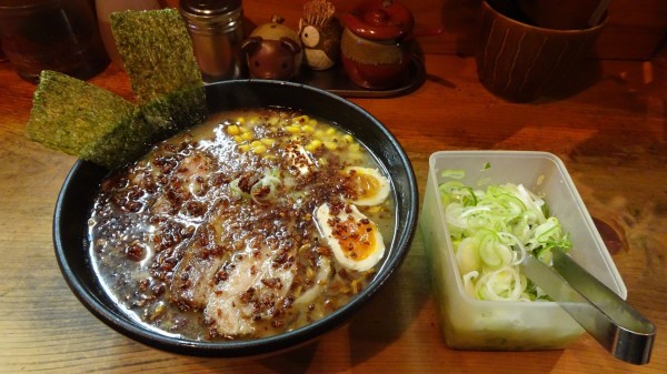 「とんがららーめん(950円)+チャーシュー増(250円)」@とんがら亭 東大和店の写真