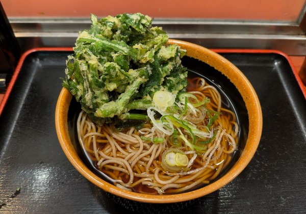 「春菊天そば(570円)」@そば処 めとろ庵 錦糸町店の写真