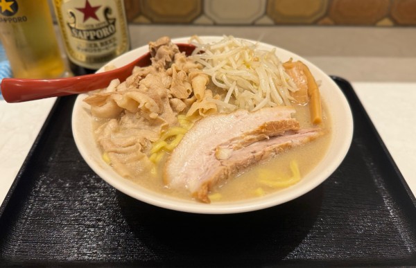 「特製味噌ラーメン ¥1350」@味噌麺処 花道庵 東京ラーメンストリート店の写真