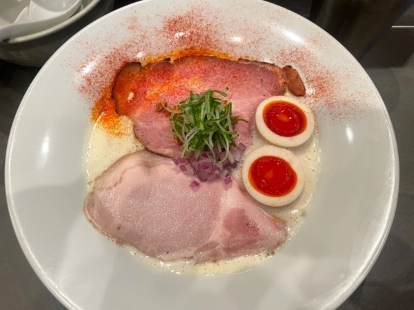 「味玉鶏白湯ラーメン」@Ramen Afro Beatsの写真